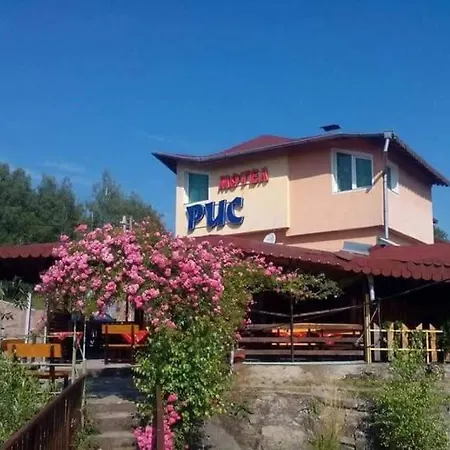 рис Szálloda Pernik